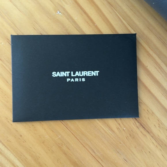 Saint Laurent
Monogram Cabas leather handbag - Picture 6 of 7